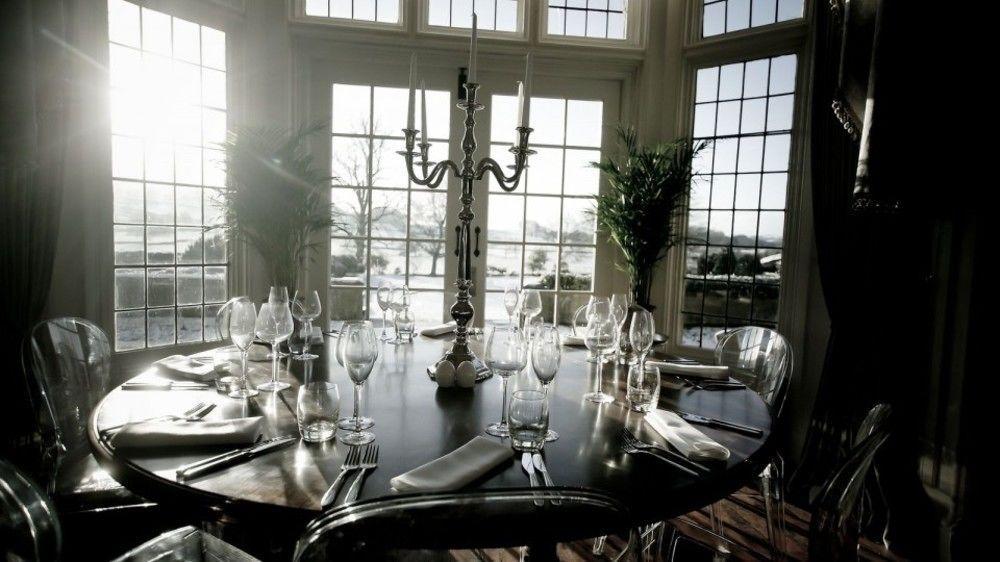 Falcon Manor Hotel سيتّل المظهر الخارجي الصورة
